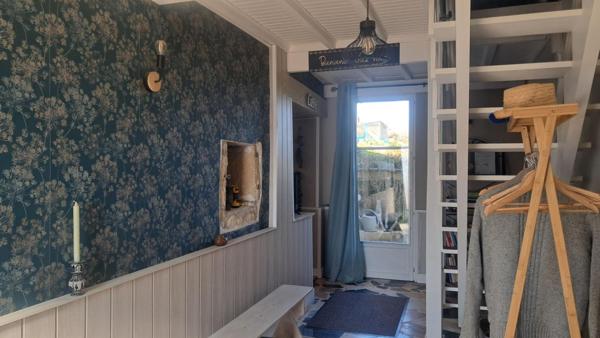 Maison  6 pièce(s) 160 m2 - 120 000  -