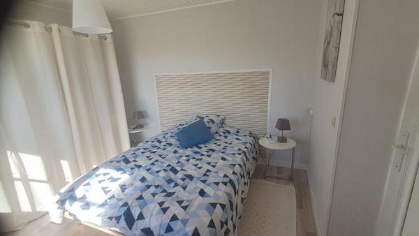 Maison  6 pièce(s) 160 m2 - 120 000  -