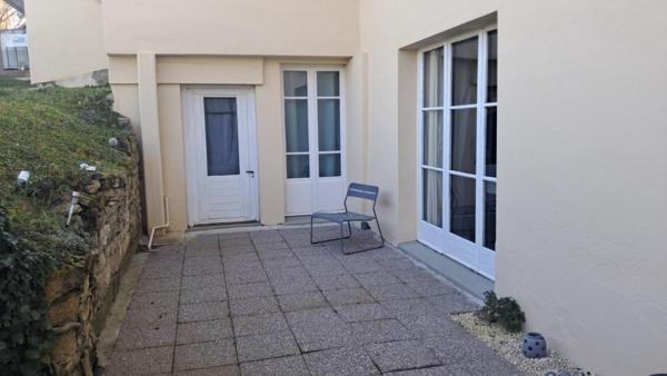 Maison  6 pièce(s) 160 m2 - 120 000  -