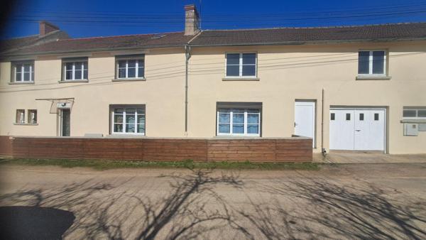 Maison  6 pièce(s) 160 m2 - 120 000  -