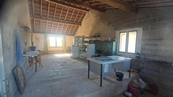 Maison  6 pièce(s) 160 m2 - 120 000  -