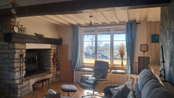 Maison  6 pièce(s) 160 m2 - 120 000  -