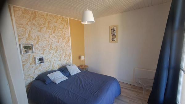 Maison  6 pièce(s) 160 m2 - 120 000  -