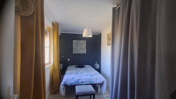 Maison  6 pièce(s) 160 m2 - 120 000  -