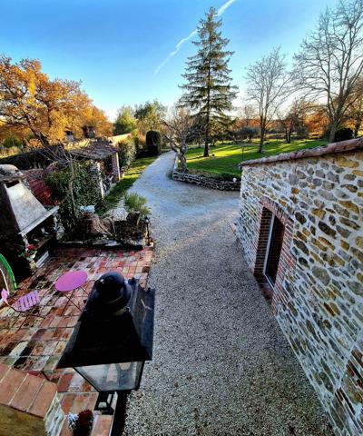 Mas en pierre au calme avec terrain 6065 m2 et garages Salindres (30340)