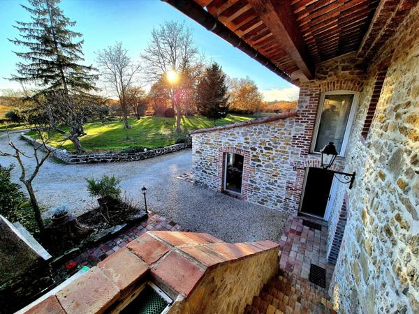 Mas en pierre au calme avec terrain 6065 m2 et garages Salindres (30340)