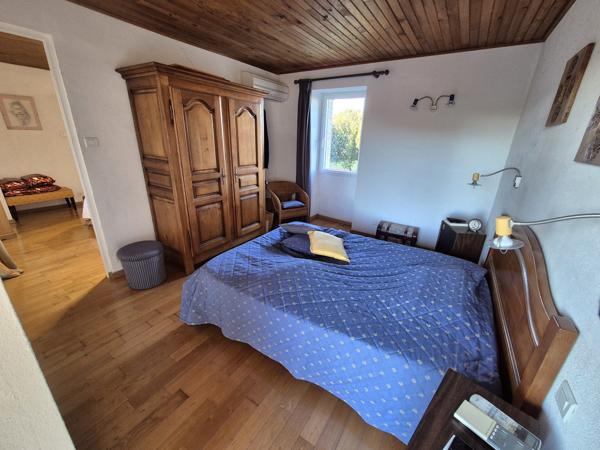 Mas en pierre au calme avec terrain 6065 m2 et garages Salindres (30340)