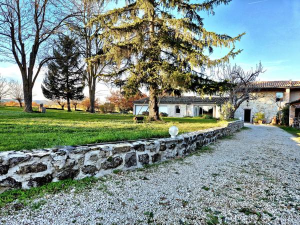 Mas en pierre au calme avec terrain 6065 m2 et garages Salindres (30340)