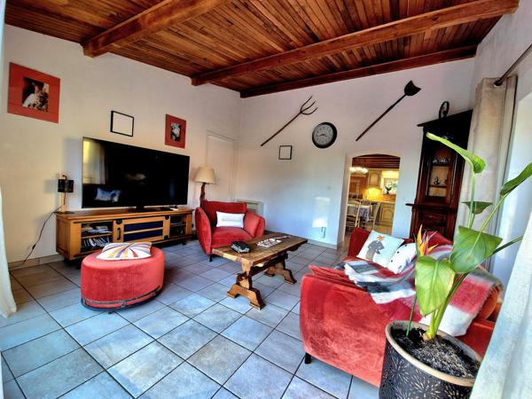 Mas en pierre au calme avec terrain 6065 m2 et garages Salindres (30340)