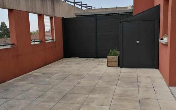 Appartement à vendre    2 pièces • 42,83 m2 Saint-Étienne-de-Saint-Geoirs