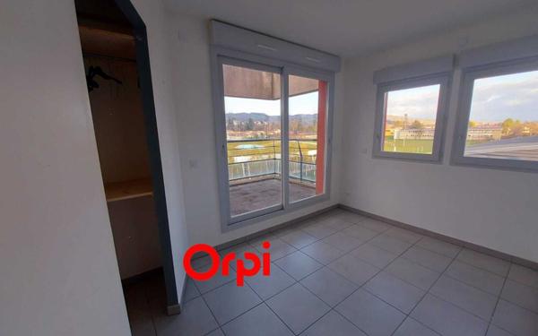 Appartement à vendre    2 pièces • 42,83 m2 Saint-Étienne-de-Saint-Geoirs