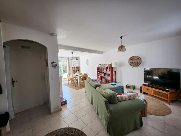 LE THOR - PROCHE L'ISLE SUR LA SORGUE - MAISON DE 81 M² SURF HAB - TERRAIN 158 m² - beau garage avec mezzazine