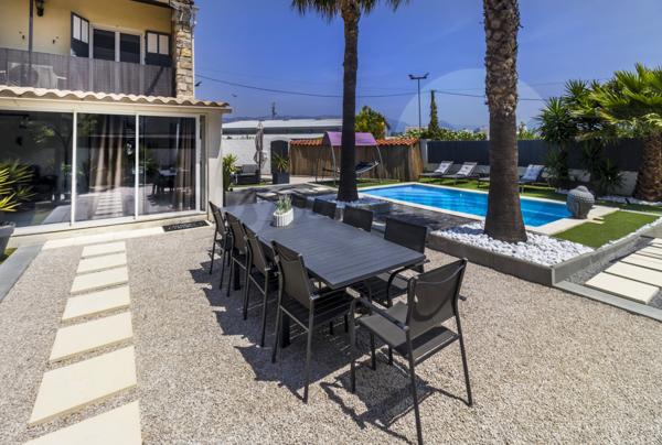 Maison 5 pièce(s) 3 chambre(s) 130 m²