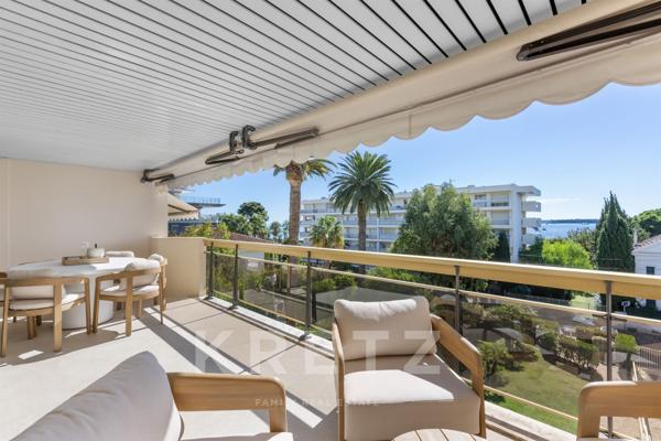 Appartement rénové de 3 chambres avec vue mer au Palm Beach