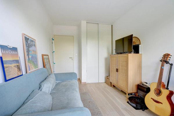 Sainte-Foy-lès-Lyon – Appartement T3 de 66 m² avec jardin privatif de 108 m², terrasse, balcon et garage