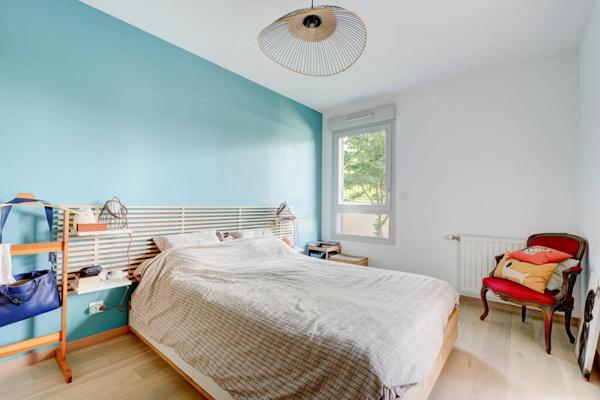 Sainte-Foy-lès-Lyon – Appartement T3 de 66 m² avec jardin privatif de 108 m², terrasse, balcon et garage