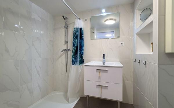 Appartement à louer    1 pièce • 25 m2 Labastidette