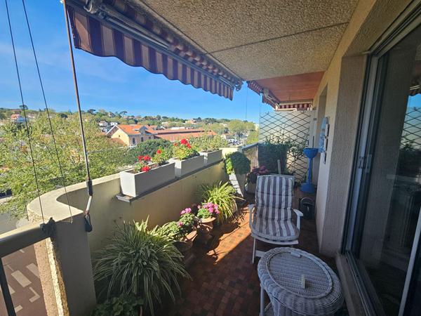 Appartement lumineux T3 60 m² traversant entièrement rénové en étage élevé , Arcachon