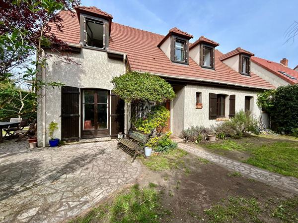 Maison Acheres 6 pièce(s) 129 m2 €449 000 ** - Référence 9130