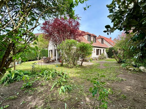 Maison Acheres 6 pièce(s) 129 m2 €449 000 ** - Référence 9130