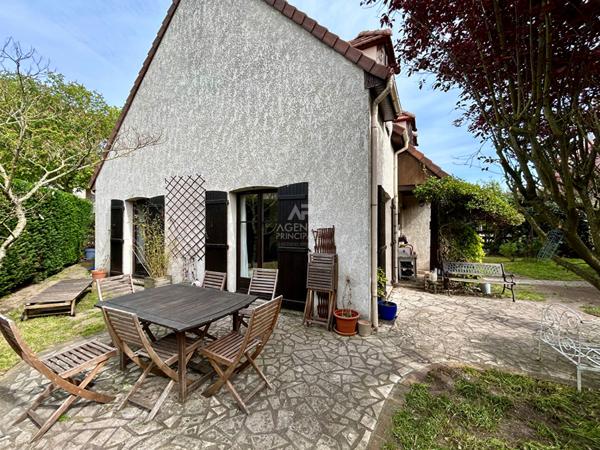 Maison Acheres 6 pièce(s) 129 m2 €449 000 ** - Référence 9130