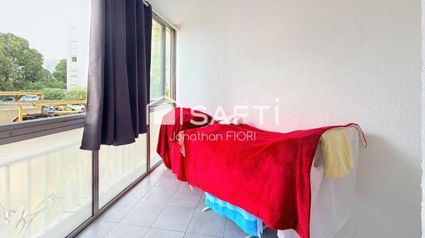 Studio de 22 m² avec terrasse & parking à Toulon