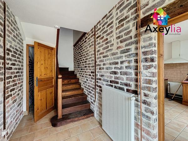 Marcigny (71110) A LOUER - CENTRE MARCIGNY - MAISON 4 CHAMBRES AVEC COURS ET PLACE DE PARKING PRIVATIVES