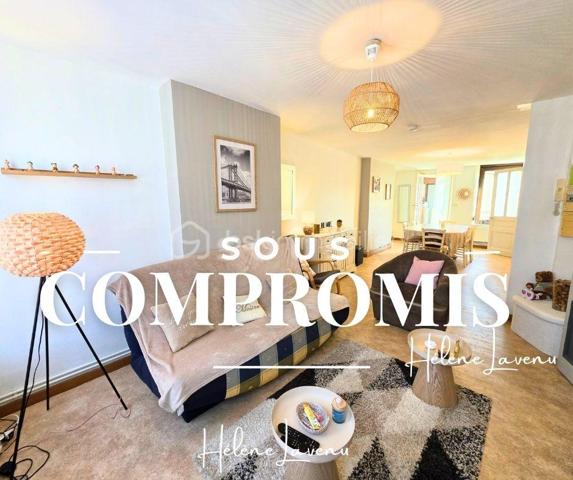 A VENDRE EN EXCLUSIVITE - LE PORTEL à deux pas de la mer.

Appartement situé au premier étage d'une petite copropriété de 4 logements, entre le centre ville et la plage de le Portel.
Le secteur est idéal et vous permet une vie piétonne, avec tous les commerces de proximité.
Logement adapté à ceux recherchant une résidence secondaire sur un secteur balnéaire, ou pour les personnes désireuses d'habiter Le Portel à l'année.
La copropriété accepte la location saisonnière.

Le logement, vous propose :
- un séjour-salon de plus de 30m²
- une cuisine aménagée séparée,
- une salle d'eau avec douche et wc,
- Une chambre, 
- Un bureau (ou autre espace de couchage )
- Le tout complété d'une terrasse ! 

Prestations techniques : 
- Chauffage individuel Gaz
- Production eau chaude par chaudière
- VMC auto-réglable
- Fenêtres PVC Double vitrage à isolation renforcée,
- DPE E ( 298 ) / GES E ( 64 )
- Absence d'anomalie sur diagnostic Gaz et Electrique
- Absence de plomb, et d'amiante.
- A ce jour, aucune charge de copropriété, copropriété syndic bénévole.

Contact & Visites : 06 37 49 25 17 
Hélène LAVENU