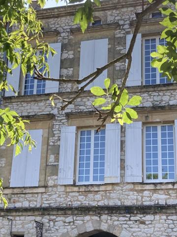 Belle maison de village avec activité commerciale au RDC