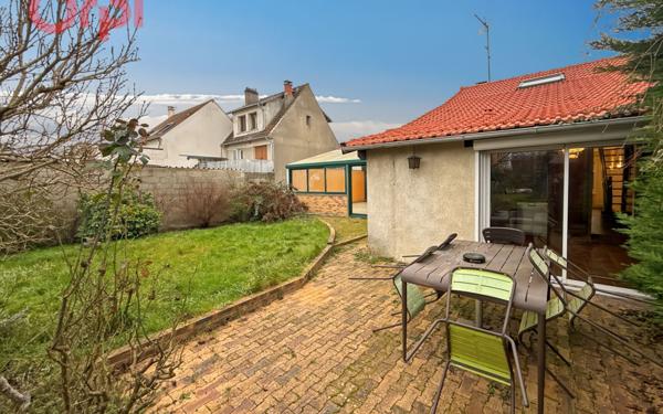 Maison à vendre    5 pièces •  La Ville-du-Bois