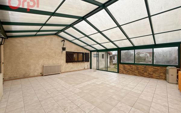 Maison à vendre    5 pièces •  La Ville-du-Bois