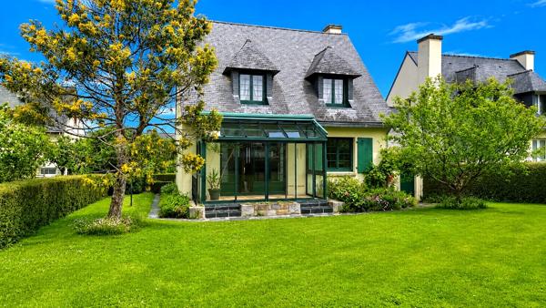 A 5 mn à pieds des commerces, en impasse Maison avec garage et jardin de 430 m²