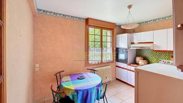 A 5 mn à pieds des commerces, en impasse Maison avec garage et jardin de 430 m²