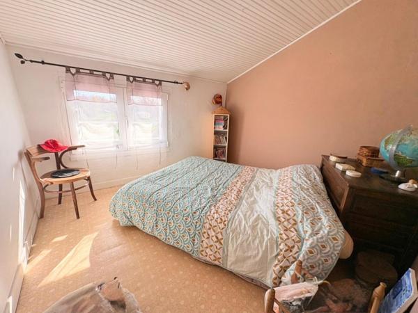 Maison rénovée avec studio indépendant, grand hangar et vue dominante
