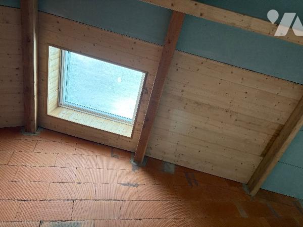 Magnifique réalisation à finir de s'approprier ! Plain-pied, quartier prisé, jardin arboré !