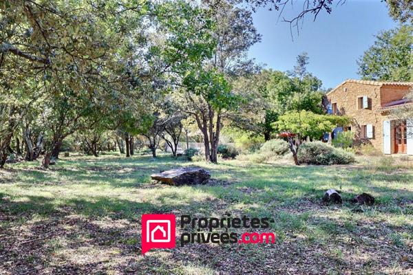 Uzès, proche , petit Mas  sur 5000 m2 de terrain