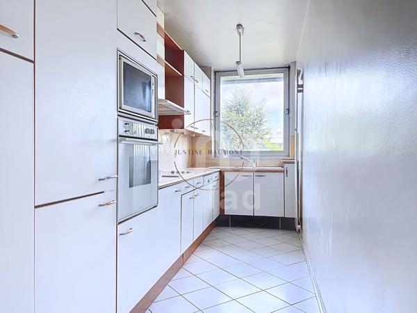 Boulogne-Billancourt (92100) BOULOGNE - Quartier Parchamp - Albert Kahn - GRAND STUDIO EN DERNIER ETAGE EN BON ETAT - RESIDENCE DE STANDING