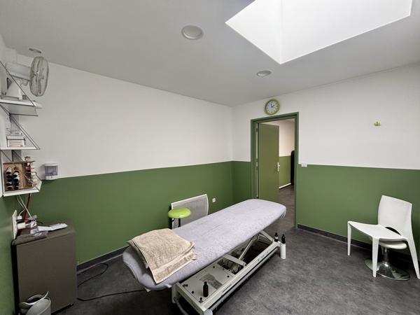 Immeuble
        
        - 221 m² 232 000 € *