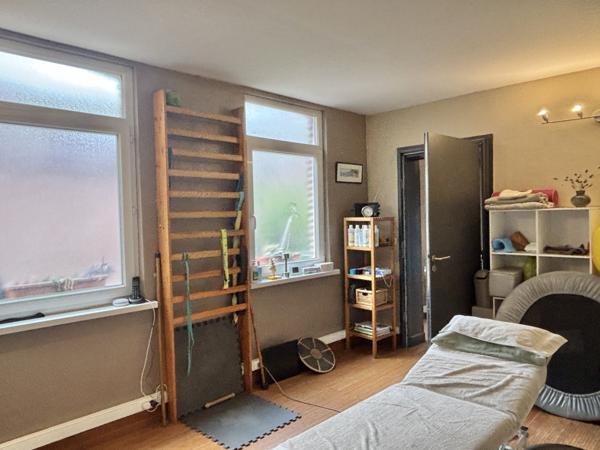 Immeuble
        
        - 221 m² 232 000 € *