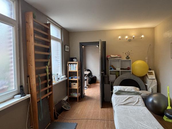 Immeuble
        
        - 221 m² 232 000 € *