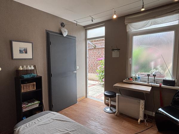 Immeuble
        
        - 221 m² 232 000 € *