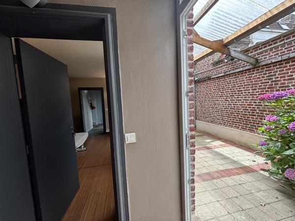 Immeuble
        
        - 221 m² 232 000 € *