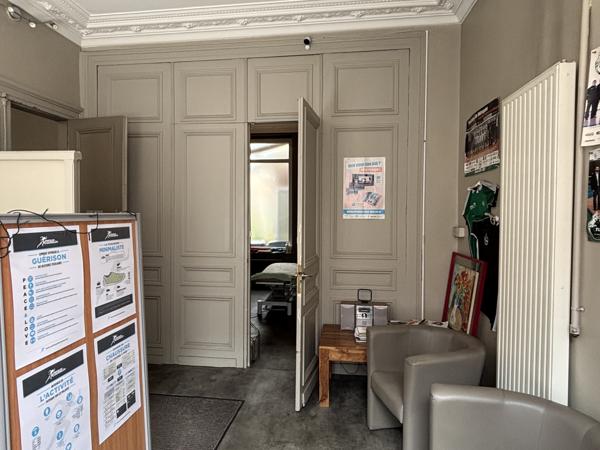 Immeuble
        
        - 221 m² 232 000 € *