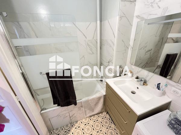 Location Appartement 3 pièces 63.76 m² - 14 PLACE CHARLES DE GAULLE Flers 61100