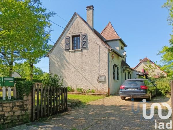 Maison 4 pièces de 105 m² à Cressensac (46600)