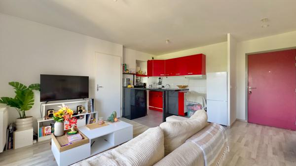 CENTRE VILLE -  F2 BALCON et PARKING, VENDU LOUÉ