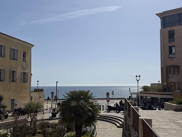 À VENDRE TYPE 3  20000 AJACCIO - HYPER CENTRE