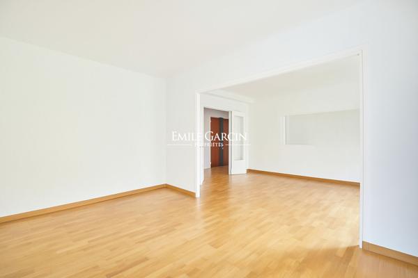 A vendre-Neuilly-sur-Seine  92200-Proche métro Pont de Neuilly -Appartement -balcon