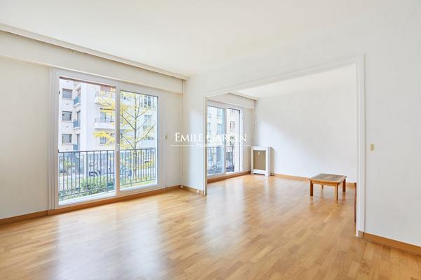 A vendre-Neuilly-sur-Seine  92200-Proche métro Pont de Neuilly -Appartement -balcon