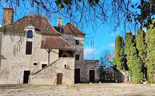 A Vendre - Bourgogne - Auxerre- Chablis 89 - Logis du XVIème siècle -Idéal projet évènementiel-